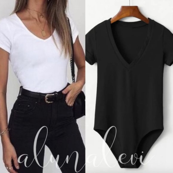 Tops - IN STOCK White v neck Bodysuit